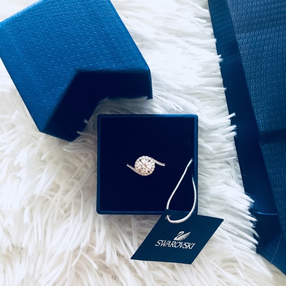 Swarovski SWIRL RING - Picture 2 of 7